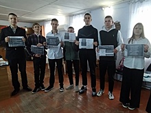 Новодонецкие подростки получили листовки о пользе физической активности