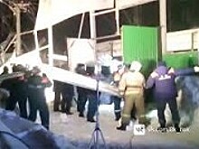 На рухнувшей крыше конного манежа в Бердске скопилось около 480 тонн снега