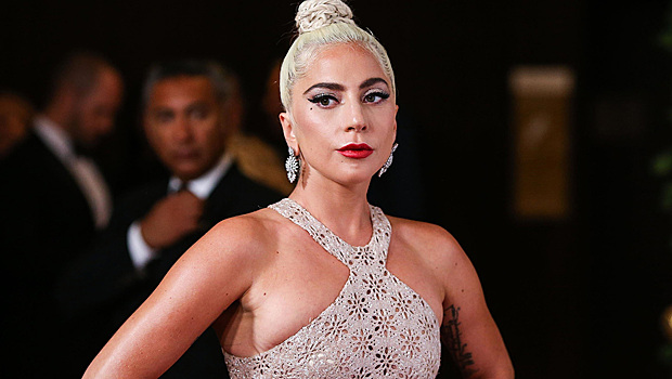 Леди Гага в "голом" платье Azzadine Alaïa на премии American Cinematheque Award