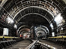 Мужчина погиб после падения на рельсы в московском метро