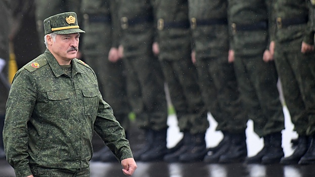 Лукашенко заслушал доклад о состоянии ВС Белоруссии