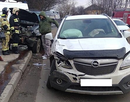 Opel протаранил «Патриот»: пострадали двое