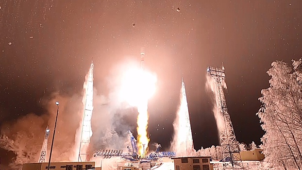 Озаряя ночное небо: кадры пуска ракеты-носителя «Союз-2.1б» с космодрома Плесецк
