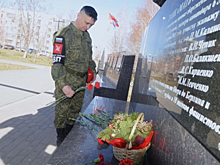 Военные полицейские ЦВО привели в порядок Аллею славы в Самарской области