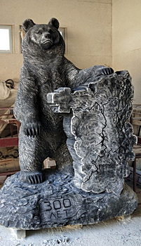 К 300-летию Перми изваяли восьмитонного медведя из камня