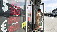 «Падение доходов»: россияне стали реже хранить сбережения в валюте