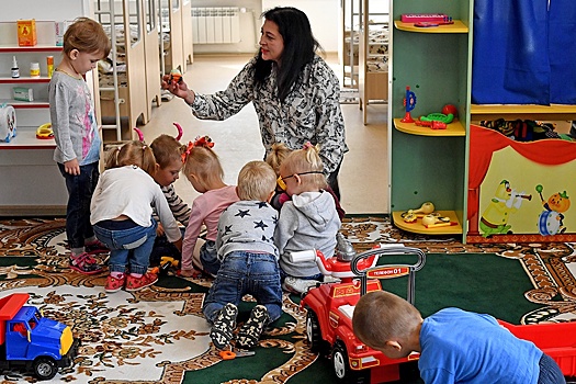 Чернышенко призвал обеспечить доступность яслей для родителей в регионах