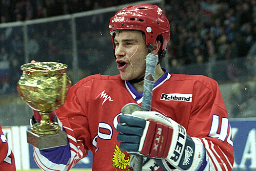 Какой была карьера хоккеиста Валерия Карпова, трагическая смерть после удара головой