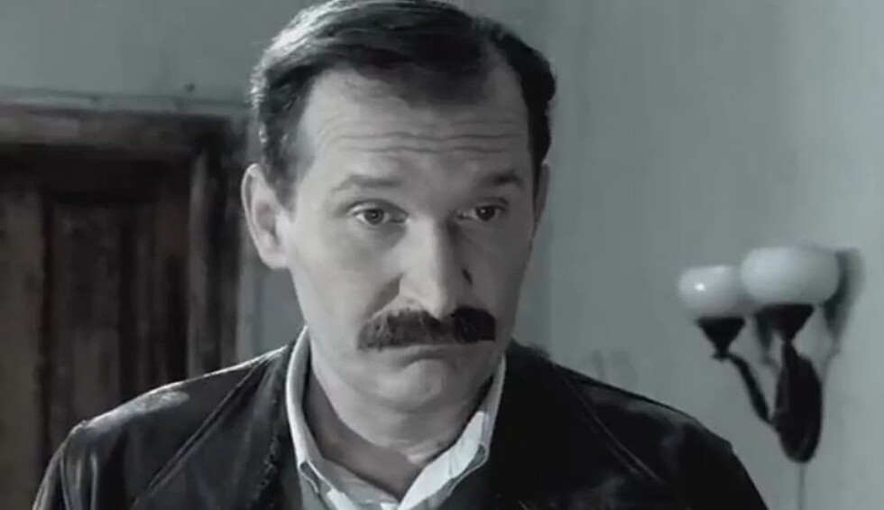 Федор Добронравов начал свою карьеру в 90-е годы, сыграл немало заметных ролей в нулевые годы. Запомнился зрителям по роли в детективном сериале "Ликвидация", продолдает активно сниматься. Его сыновья, Виктор и Иван. также стали известными актерами.