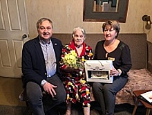 Жительницу Зеленограда, ветерана ВОВ поздравили с 95-летием