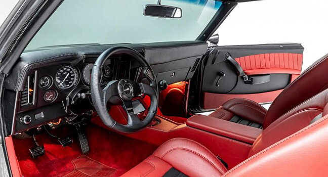 На продажу выставлен 700-сильный рестомод модели Chevrolet Camaro 60-х годов