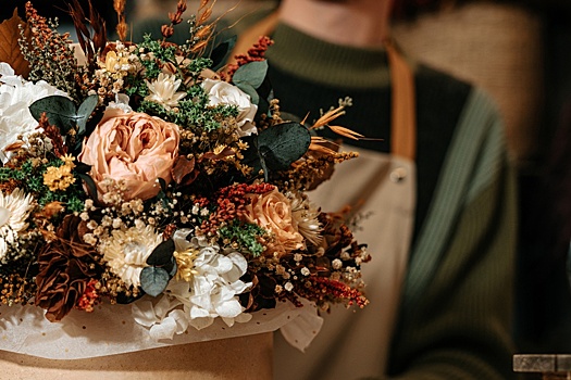 В Госдуме предупредили о мошеннической схеме с цветами к 8 Марта