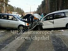 В Железногорске столкнулись две одинаковые иномарки