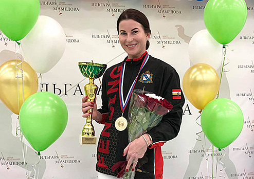 Армейская спортсменка Инна Дериглазова стала победительница Всероссийских соревнований по фехтованию