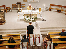 В Польше заменят мужа и жену на "супруг №1" и "супруг №2" в документах о браке