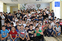 Хабиб Нурмагомедов посетил социально-реабилитационный центр для несовершеннолетних в Махачкале