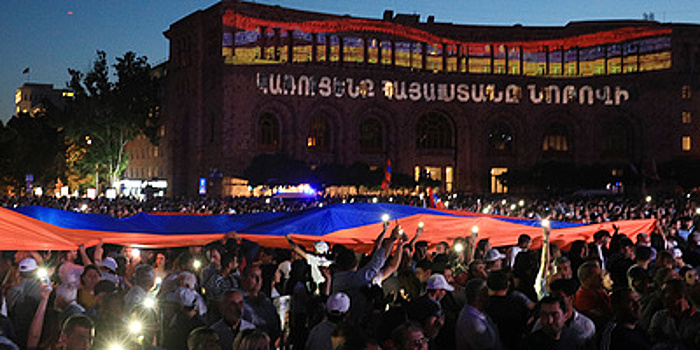 Выборы в Армении обещают быть напряженными. Фавориты гонки ведут жесткую агитацию