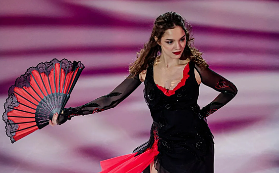 Евгения Медведева: «Если Валиева захочет вернуться в спорт, она вернется. Тройных прыжков будет достаточно ради ее камбэка»