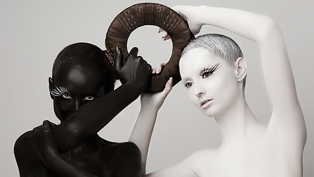 Анасына қарап