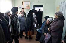 Барнаульские эсеры посетили пункт выдачи льготных лекарств
