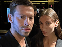 Жена футболиста Смолова опубликовала фото без трусов