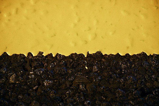 На подмосковных дорогах появилась цветная разметка