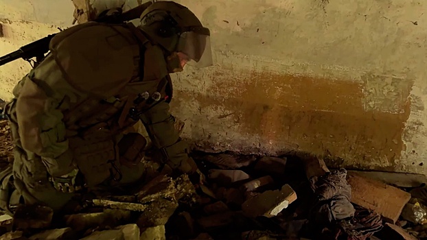 Саперы извлекли поражающие элементы из воронок в Курской области