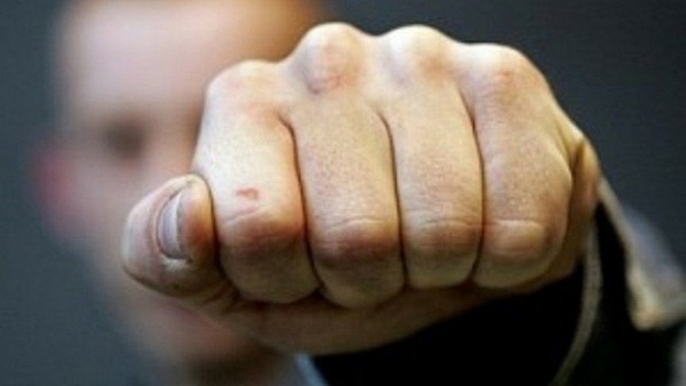 Самарский автомобилист избил пешехода из-за сделанного замечания