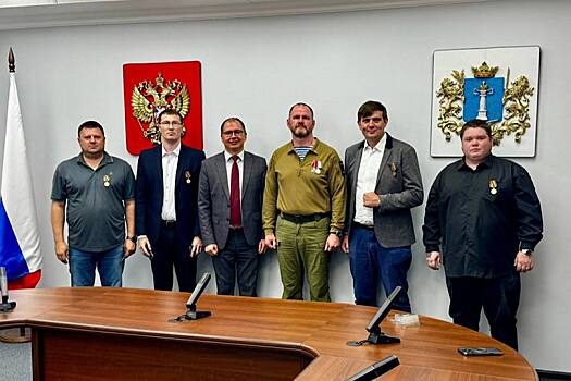 «Никто, кроме нас»: в Ульяновске наградили активистов, оказывающих помощь бойцам на передовой