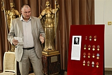 Историческому музею переданы награды прославленного южноуральца Василия Леднева