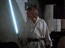 Марк Хэмилл будет помогать Украине приобретать беспилотники для фронта