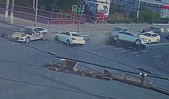 Проезд на красный стал причиной страшного ДТП в Волгограде