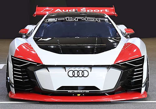 Audi сделала реальную версию виртуального гиперкара