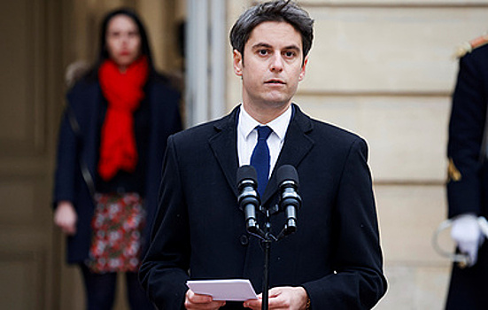 "Была без радости любовь": зачем Макрон реорганизовал кабинет министров