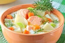 С семгой, луком и сливками. Как приготовить антипохмельный финский суп?