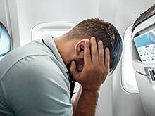 Курившего в туалете самолета пассажира публично пристыдили