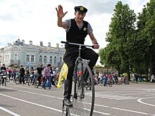 Владелец самого маленького взрослого велосипеда в мире побывал в Нижнекамске