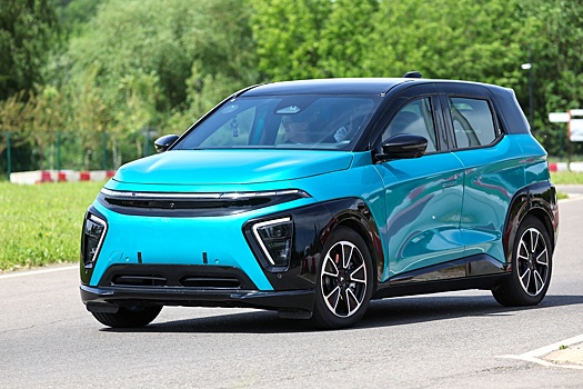 Алиханов: Выход электромобиля "Атом" на рынок России ожидается в 2026 году