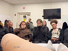 Студентка депилировала зону бикини на глазах у однокурсников и сняла видео