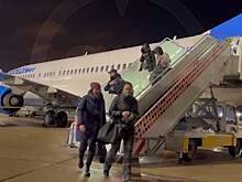 Пассажир летевшего в Санкт-Петербург самолета пошутил о бомбе и сорвал вылет