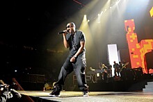 Jay-Z подал в суд на тюрьму за бездействие руководства во время беспорядков
