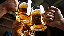 Диетологи: замена бокала пива на стакан воды на 20% снижает риск ожирения