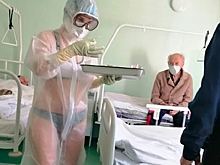 Появились новые фото "медсестры в купальнике"