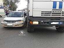 Заполненный зэками автозак попал в ДТП