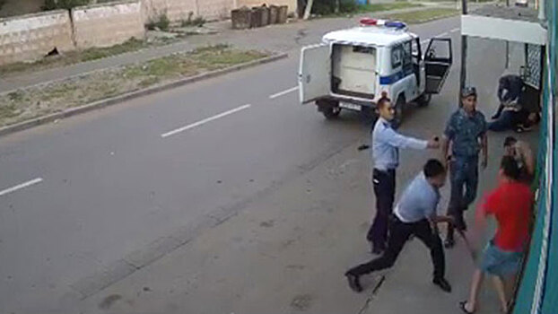 Кровавый беспредел полицейских в Павлограде попал на видео