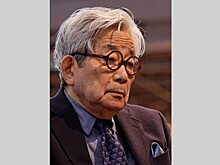 Умер японский нобелиат в области литературы Кэндзабуро Оэ