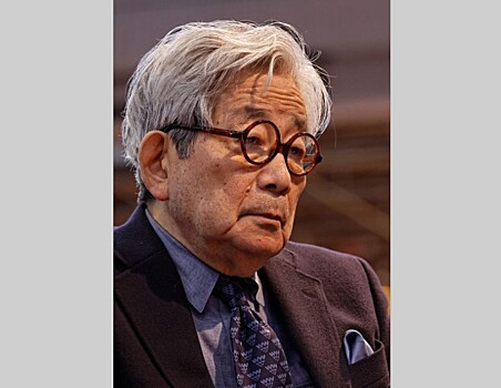 Умер японский нобелиат в области литературы Кэндзабуро Оэ
