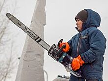 В центре Красноярска будут рубить, резать, и пилить ледяные глыбы