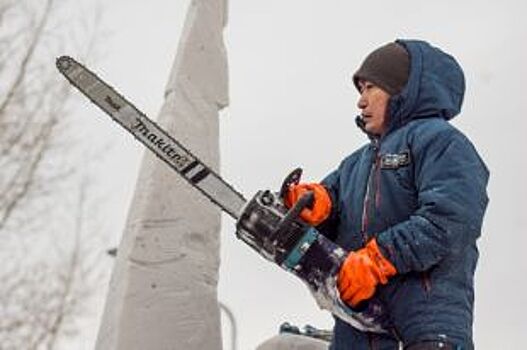 В центре Красноярска будут рубить, резать, и пилить ледяные глыбы