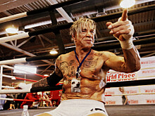 Валентину Шевченко с победой на UFC 261 поздравил актер Микки Рурк